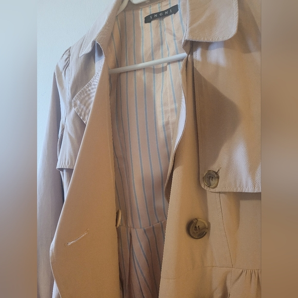 Beige Trench coat - Picture 2 of 3